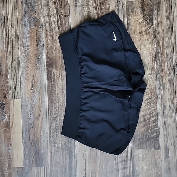 Ladies Nike Running Shorts Sz XL - Picture 1 of 3